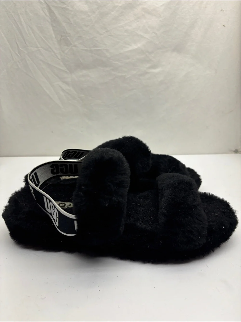 UGG women’s Black Fuzzy Slide Sandals - Cozy Slip-On, SZ 9, box 76